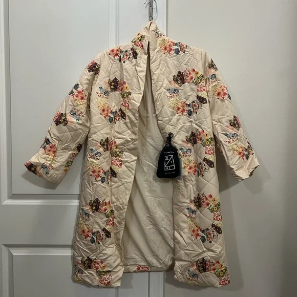 Samantha Sipos Off-White Quilted Sunburst Coat Size XS